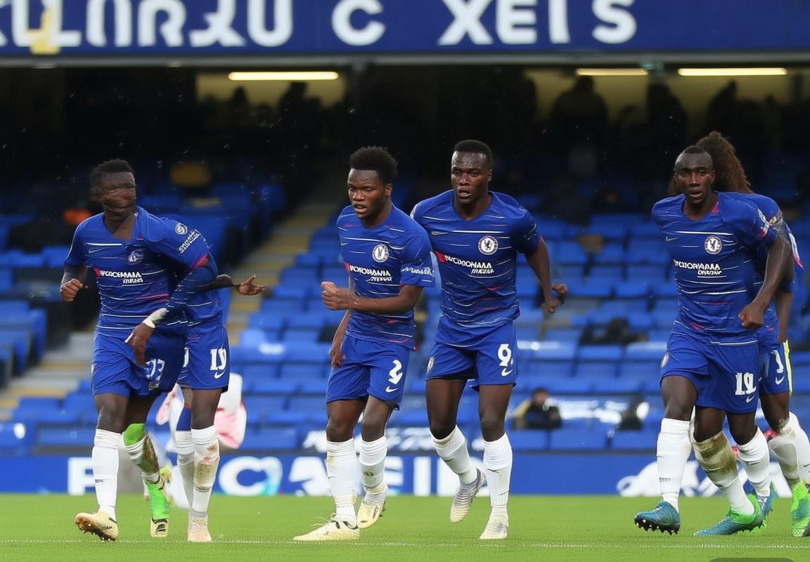 切尔西青训新星闪耀英格兰联赛杯：科巴姆基地的年轻球员如何通过租借培养模式走向未来